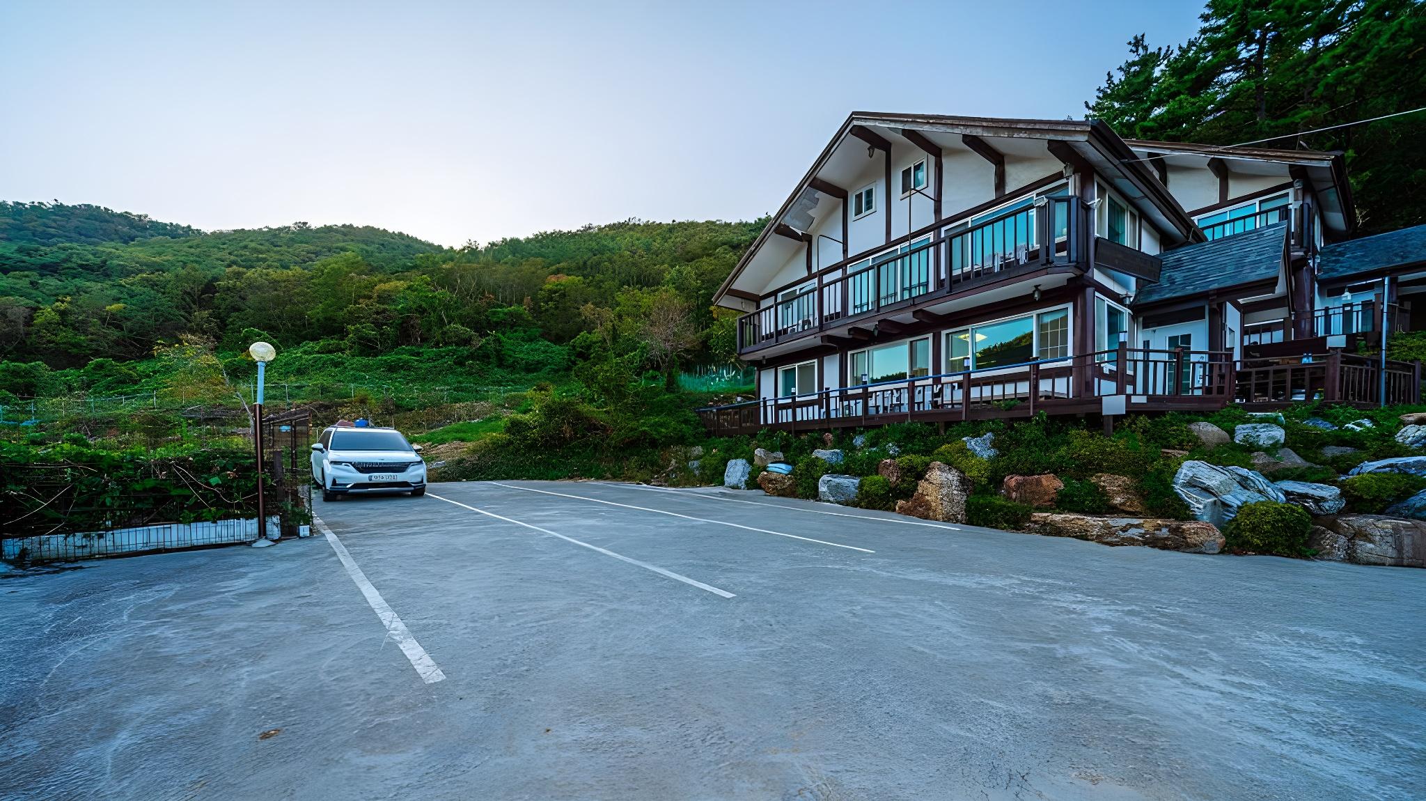 Tongyeong Ye Hyang Pension 22/29