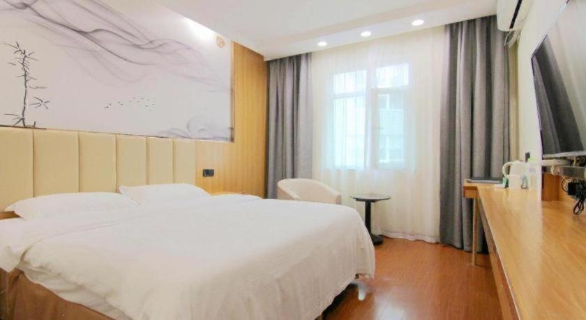 GreenTree Inn Chongqing Longhu Times Tianjie Xietaizi Subway Station Hotel 14/50
