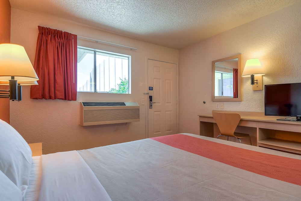 Motel6 Rowland Heights, CA - Los Angeles - Pomona 23/49