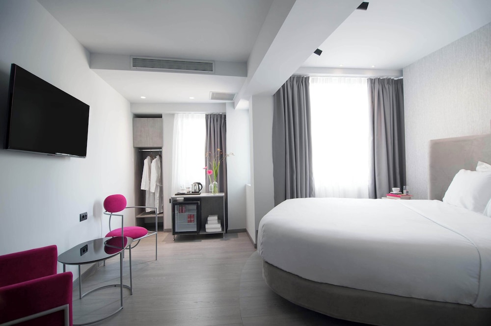 EXECUTIVE, DOUBLE BED
