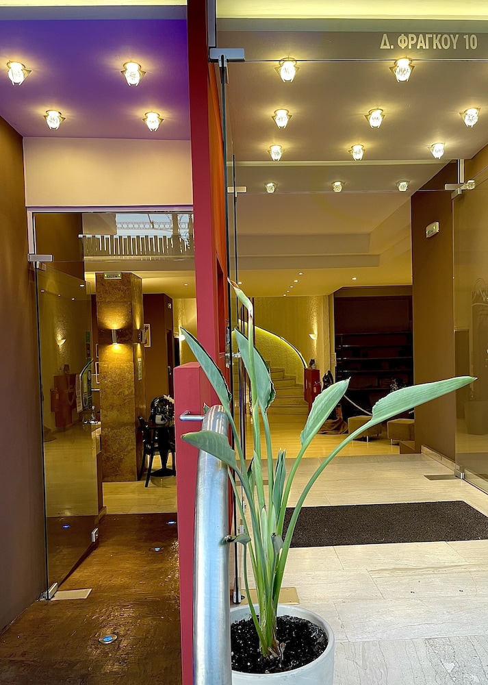 Nidimos Hotel 40/50
