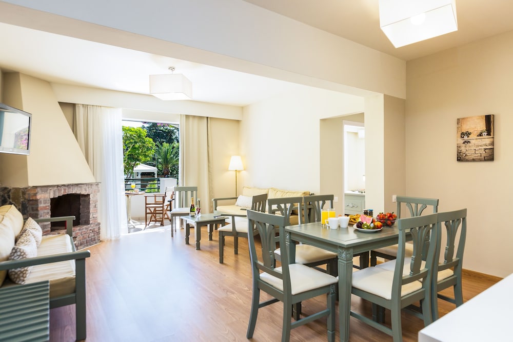 Trefon Hotel Apartments and Family Suites 52/73