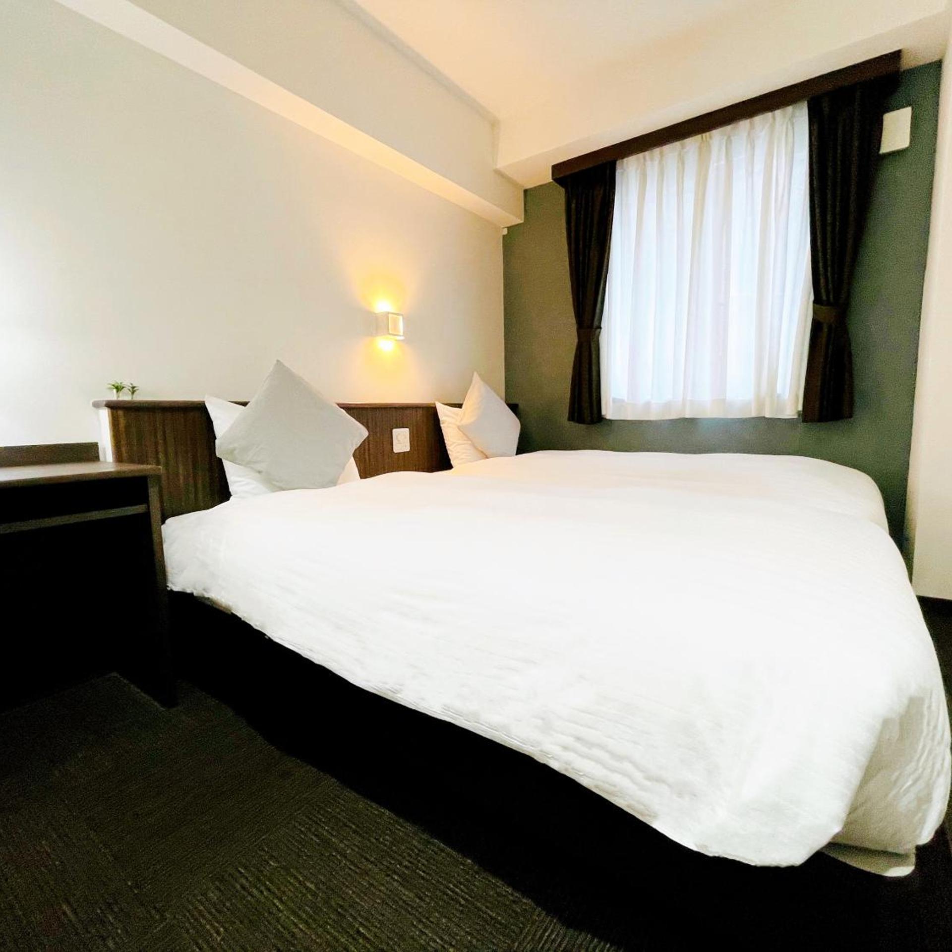 Female Only, Twin Beds