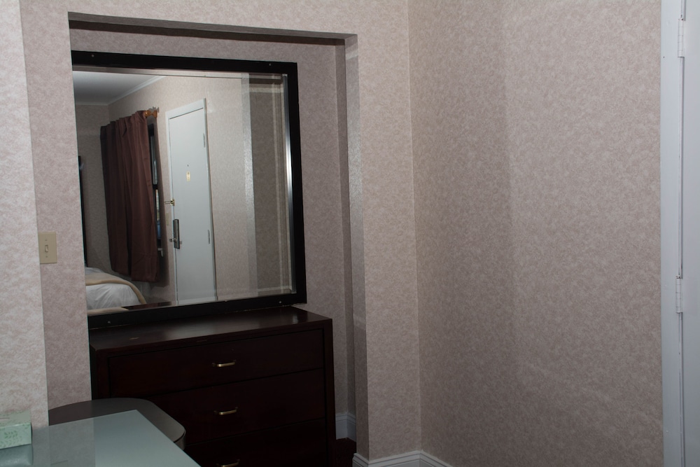 Atlantic Inn and Suites - Wall Township 33/34