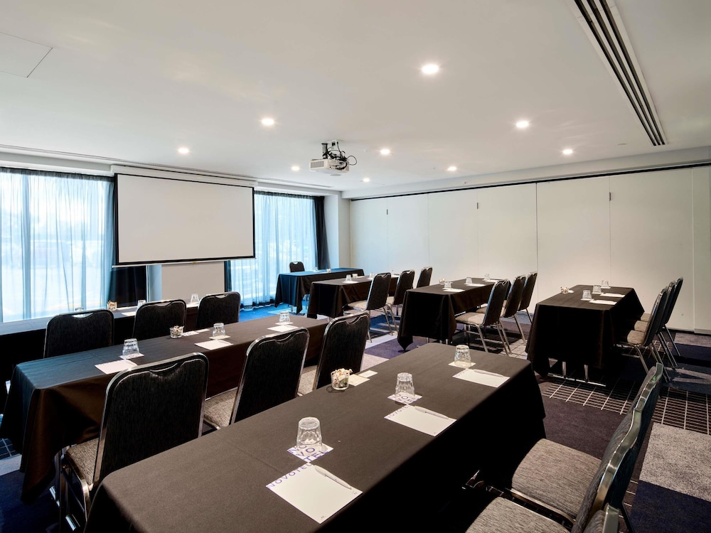 Novotel Melbourne Preston 82/94