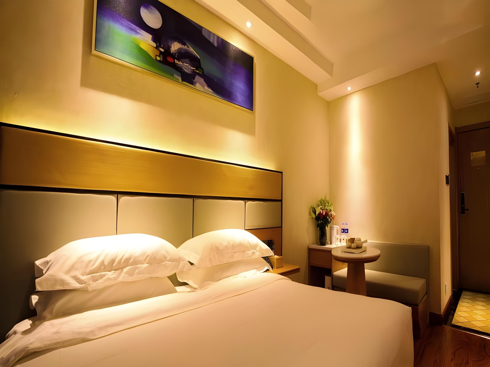 Superior, King Bed, Queen Bed