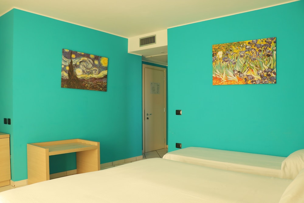 Ancora Hotel 25/72