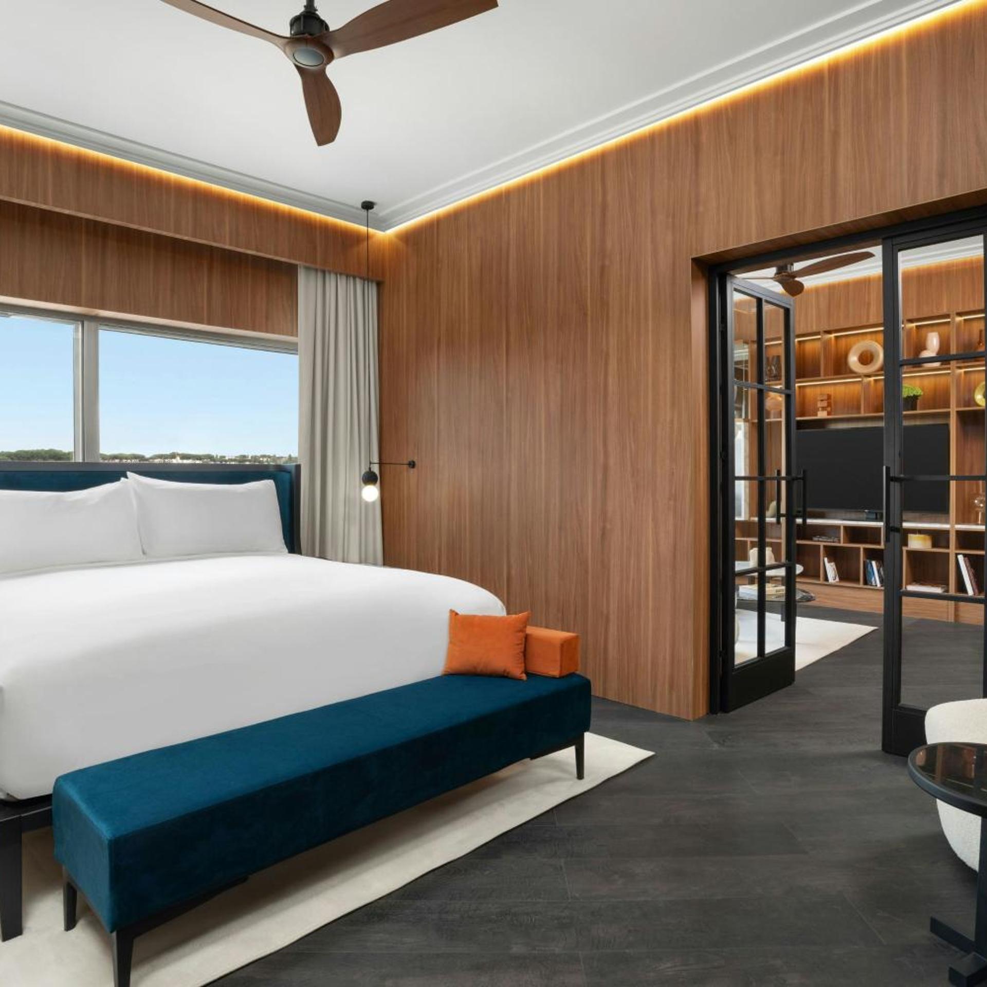 Pop, Junior Suite, King Bed