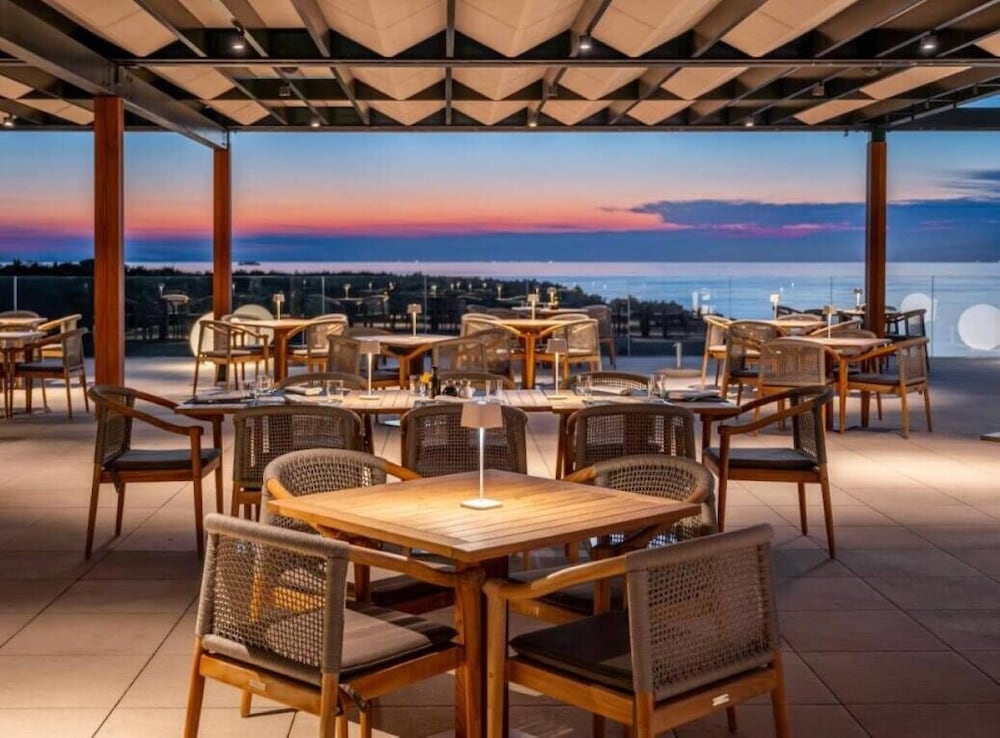 Petram Resort & Residences 52/68