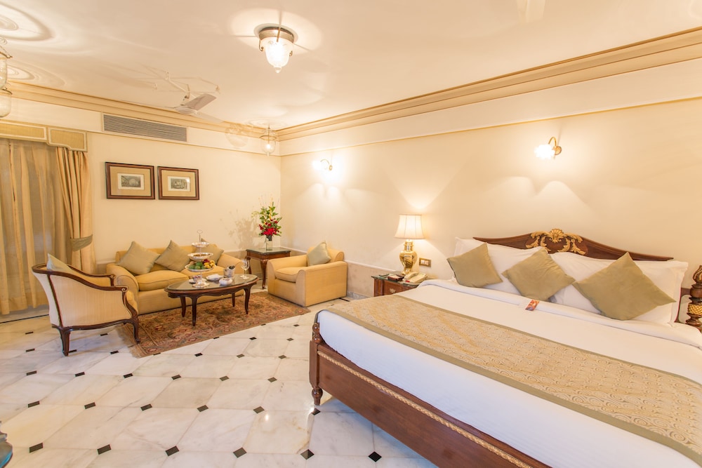 Taj Fateh Prakash Palace 10/54