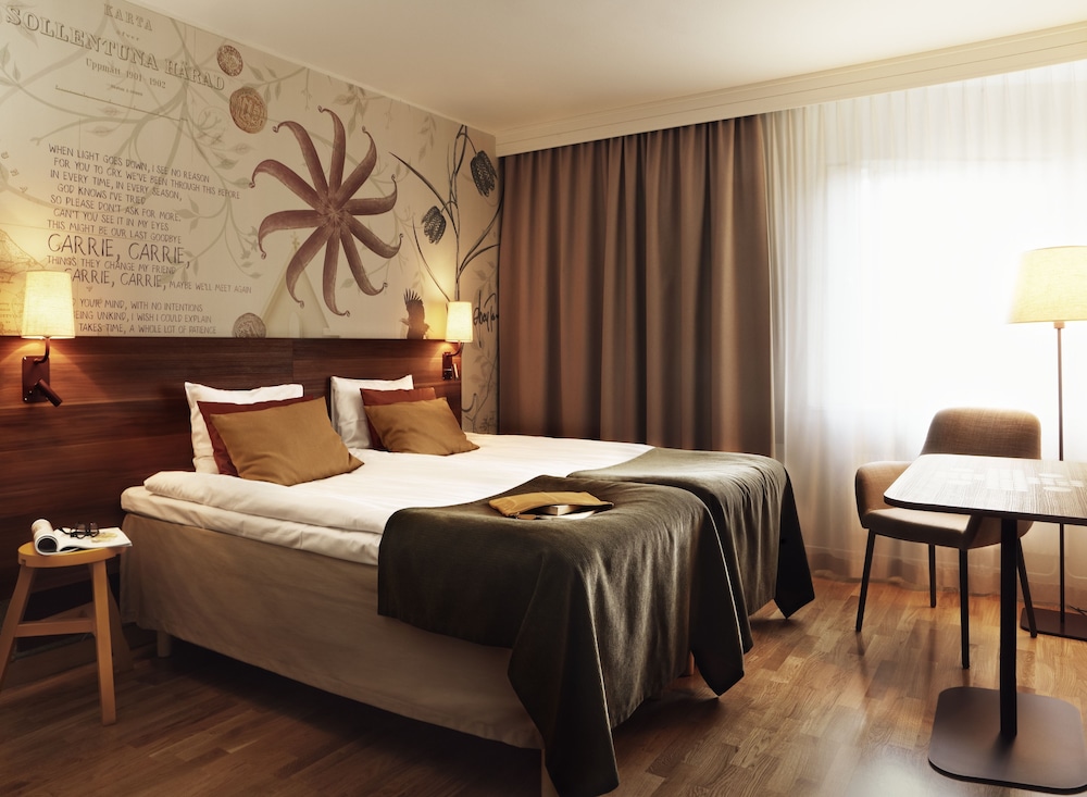 ROOM, TWIN BEDS
