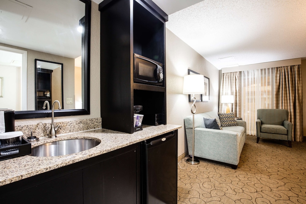 Embassy Suites by Hilton Memphis East Germantown Area 49/80