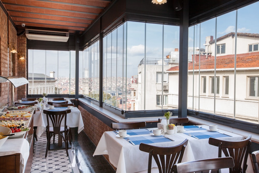 Pera Parma Hotel 48/57