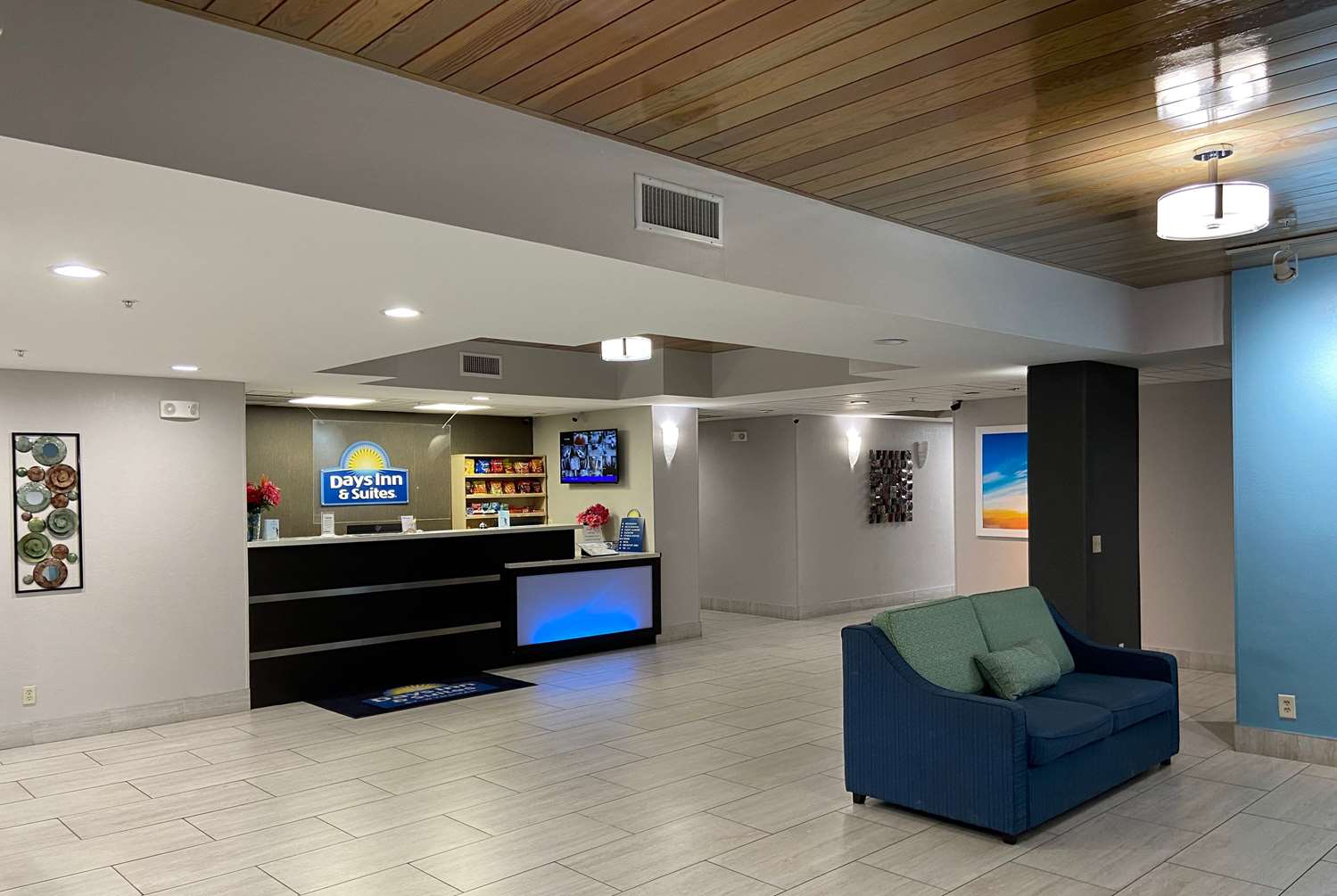 Days Inn Suites By Wyndham Ridgeland 11/32
