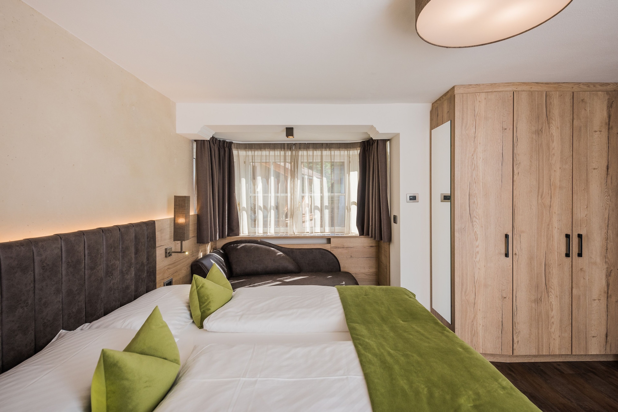 TRADITIONAL, DOUBLE BED