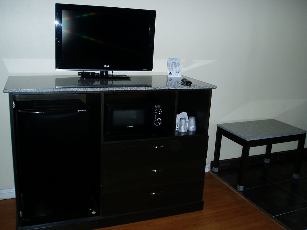 Rockview Inn And Suites 28/54