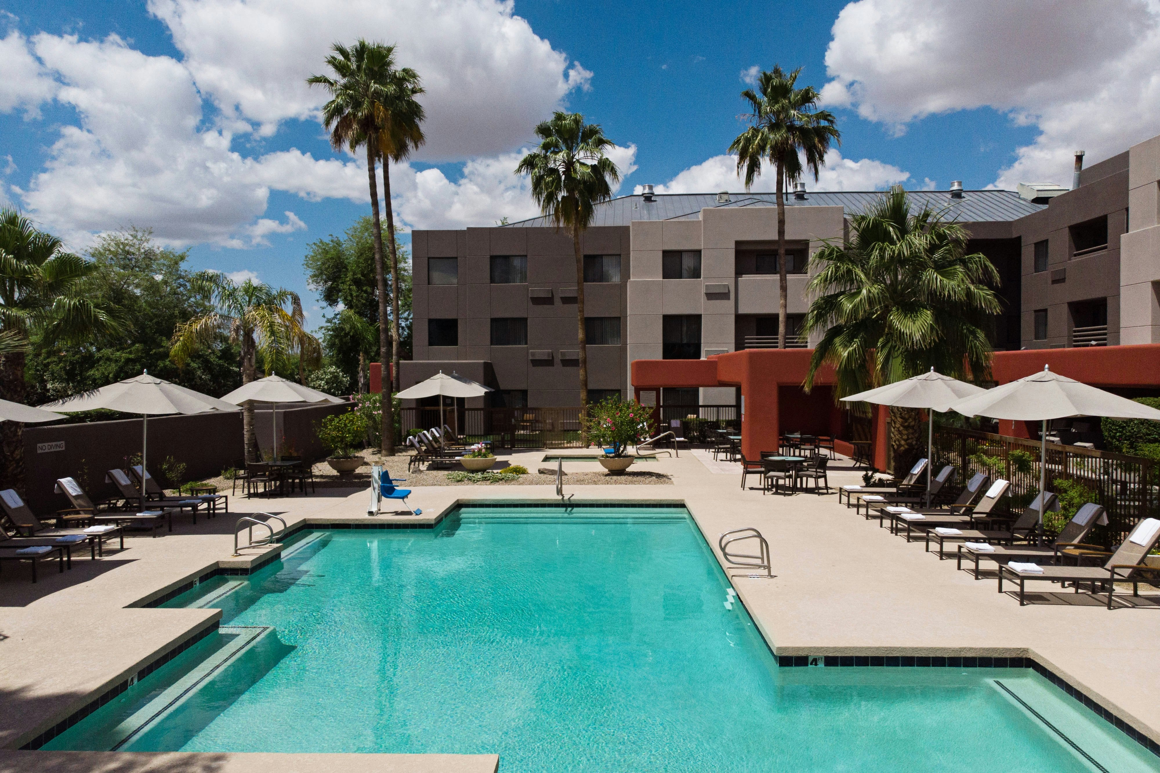 Courtyard Scottsdale North 49/49