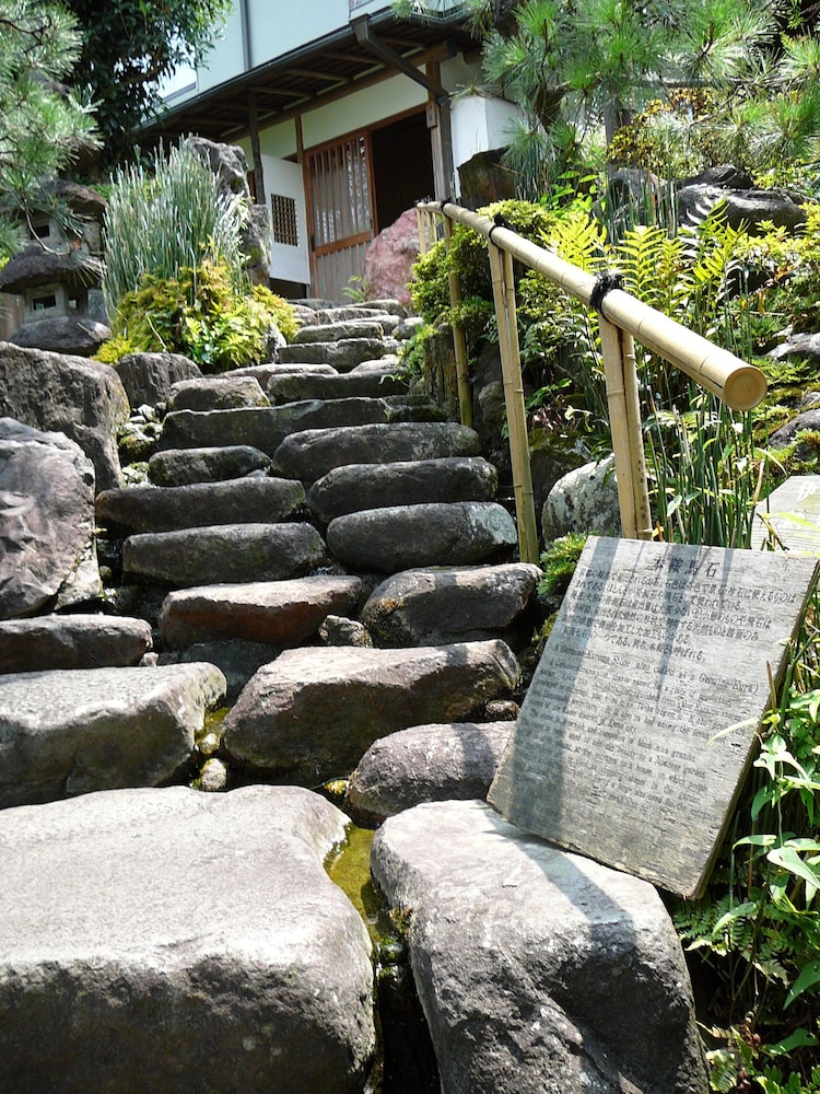 ATAMI SEKITEI 67/68