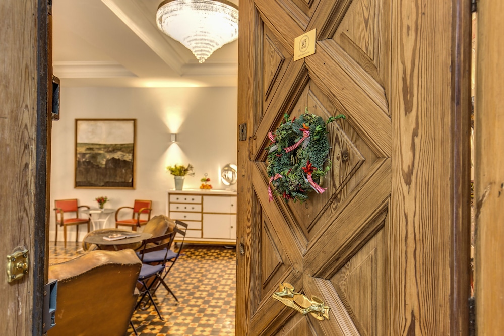 We Boutique Hotel 42/74