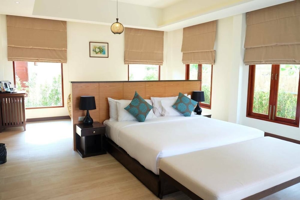 Triple Tree Beach Resort 5/43