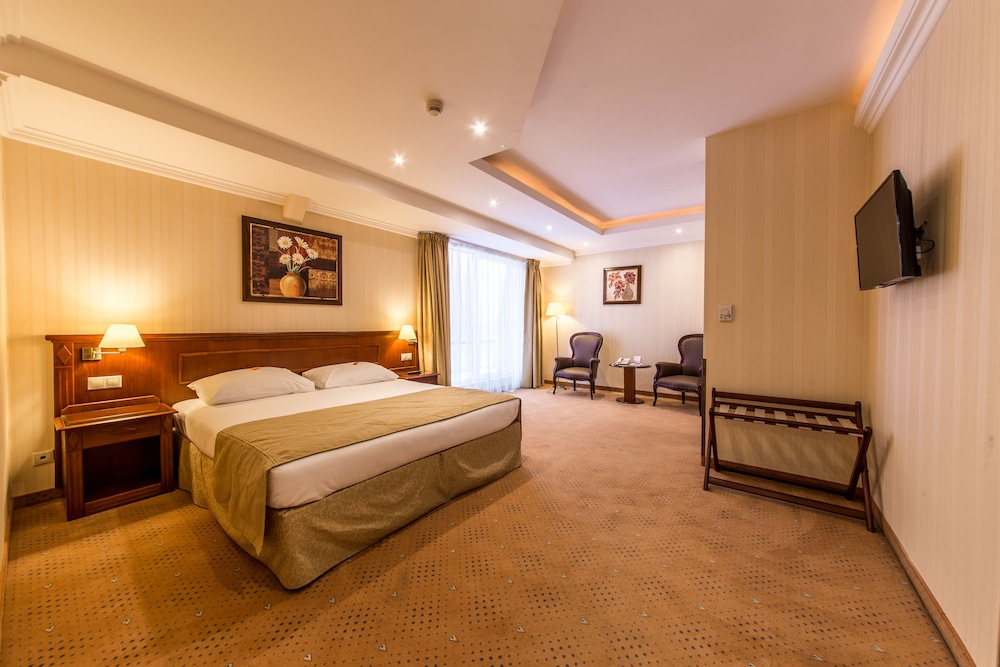 Upgrade, Suite, King Bed