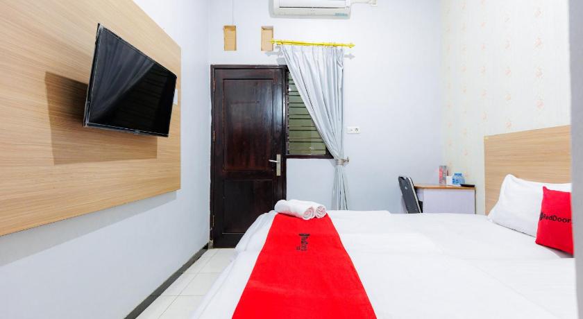 RedDoorz Plus near Malang Town Square 14/50