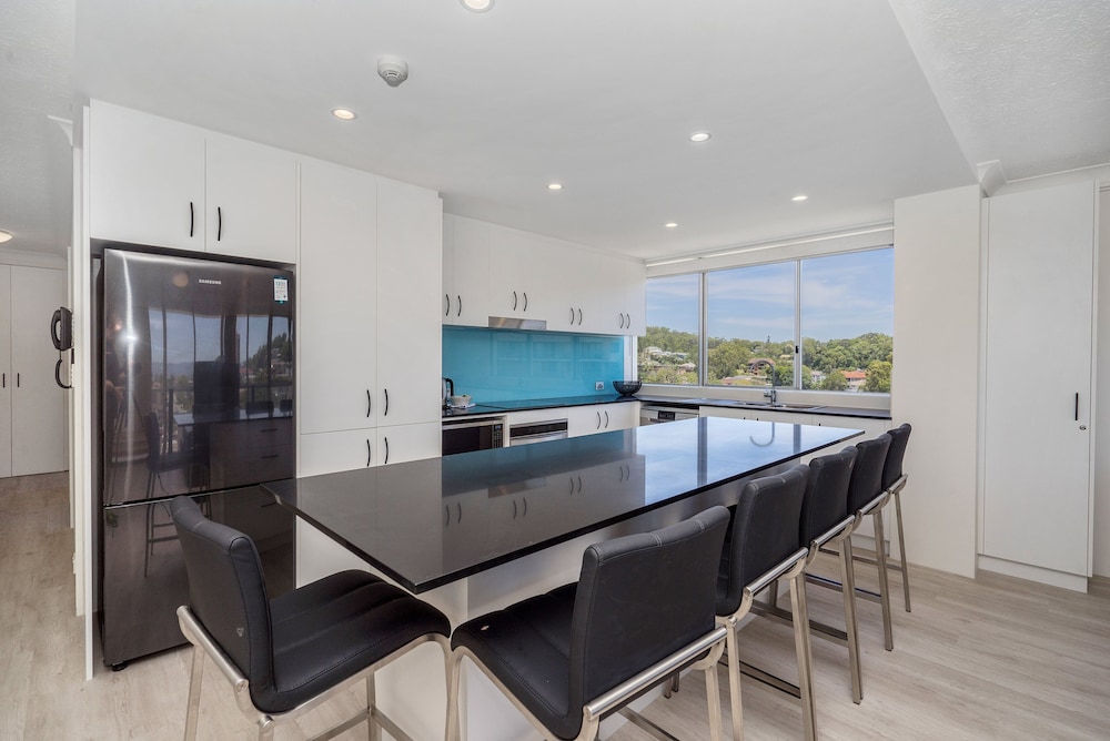 Burleigh Beach Tower 39/49