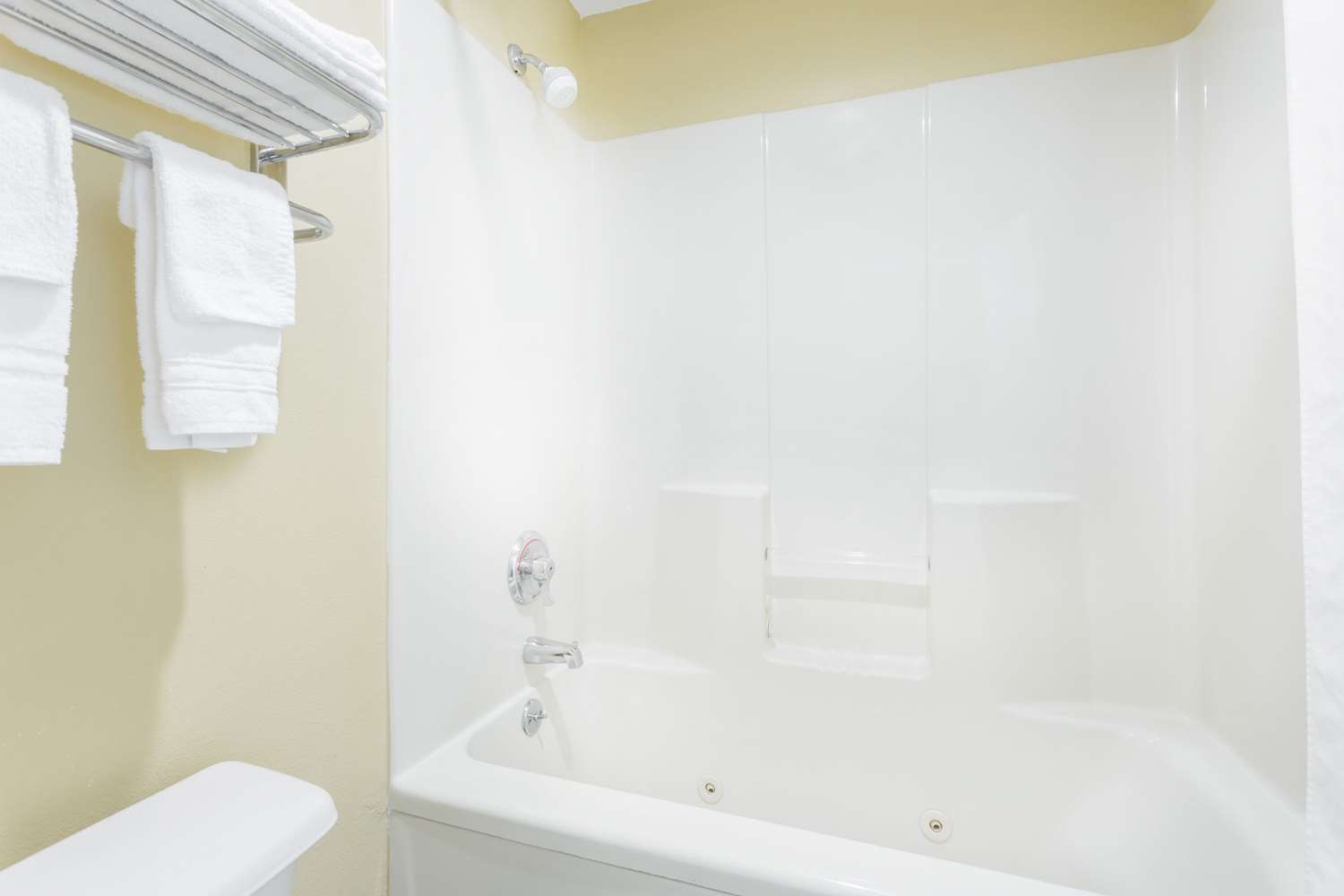 Days Inn by Wyndham Simpsonville 31/31