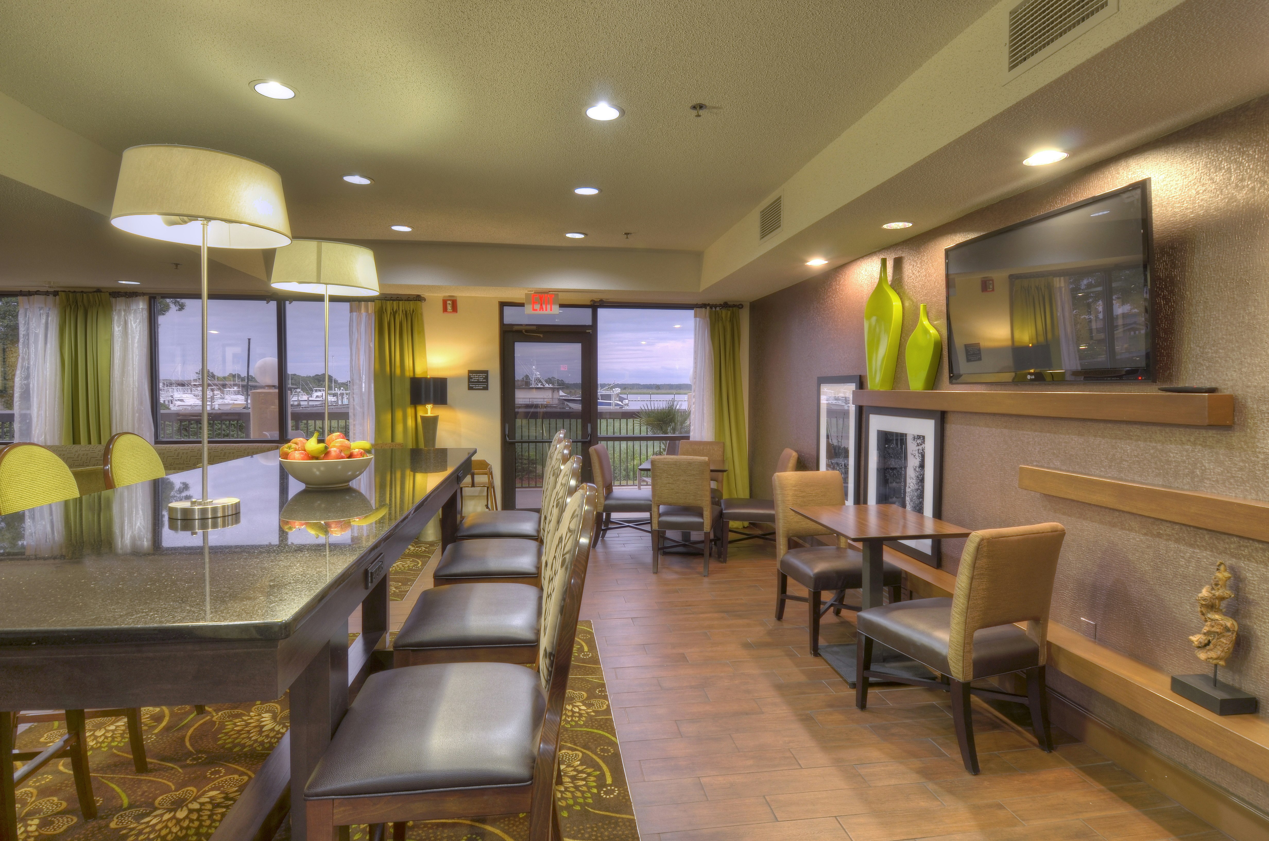 Hampton Inn Georgetown Marina 27/35