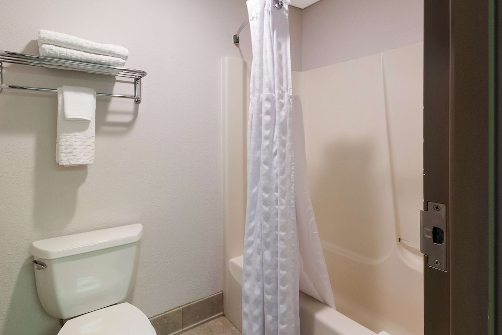 غرفة قياسية بسرير كينج، Best Western Lock Haven 7/8