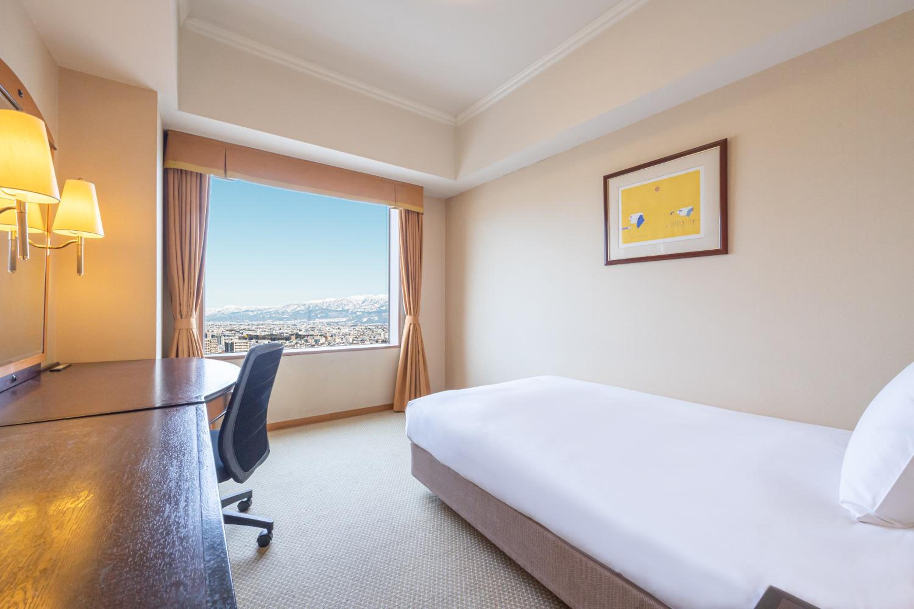 غرفة قياسية بسرير فردي في طابق مرتفع، Ana Crowne Plaza Hotel Toyama 3/9