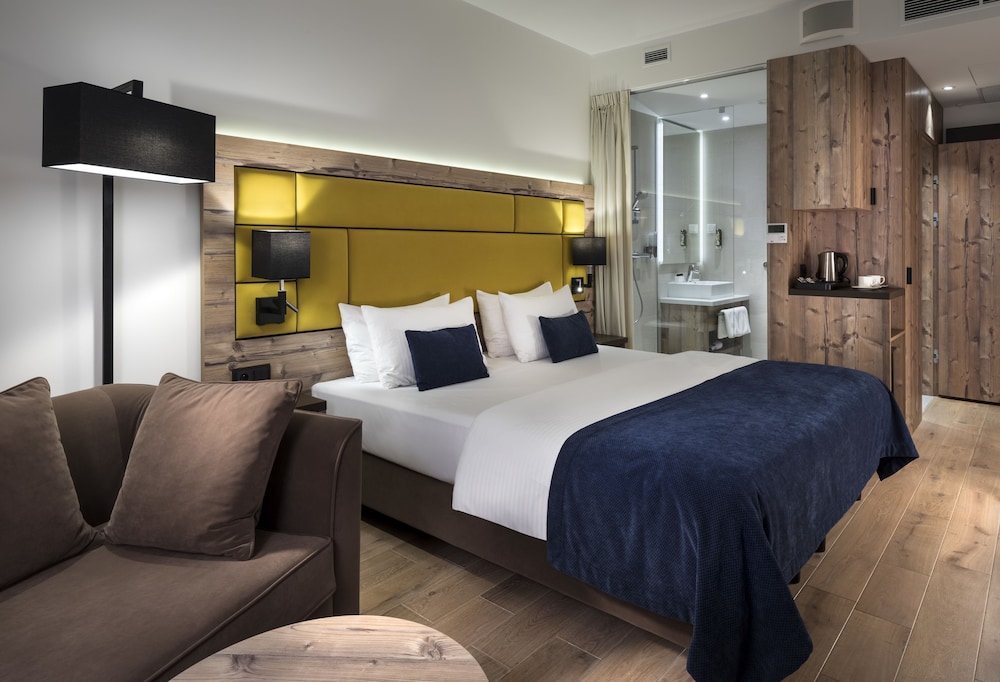 COMFORT, DOUBLE OR TWIN BED, SEA VIEW