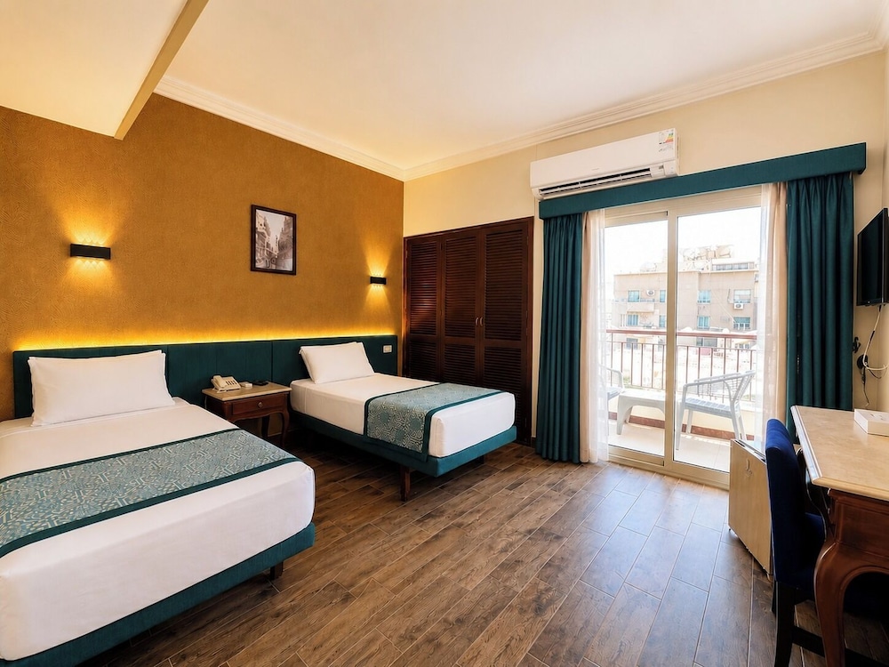 St George Hotel Cairo 13/72