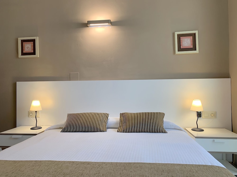 Hotel Llansola 21/67