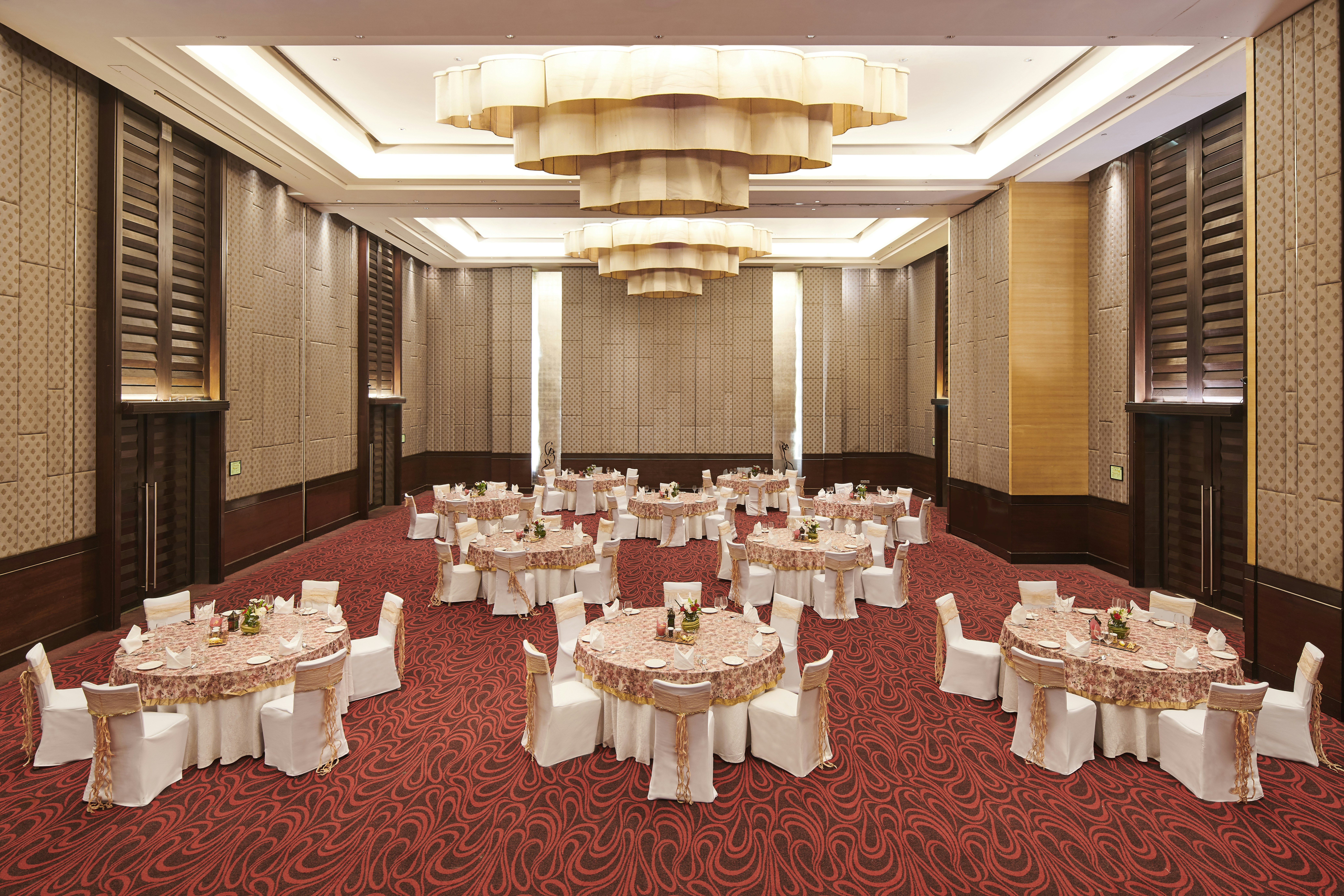 HOLIDAY INN MUMBAI INTERNATIONAL AIRPORT 62/72
