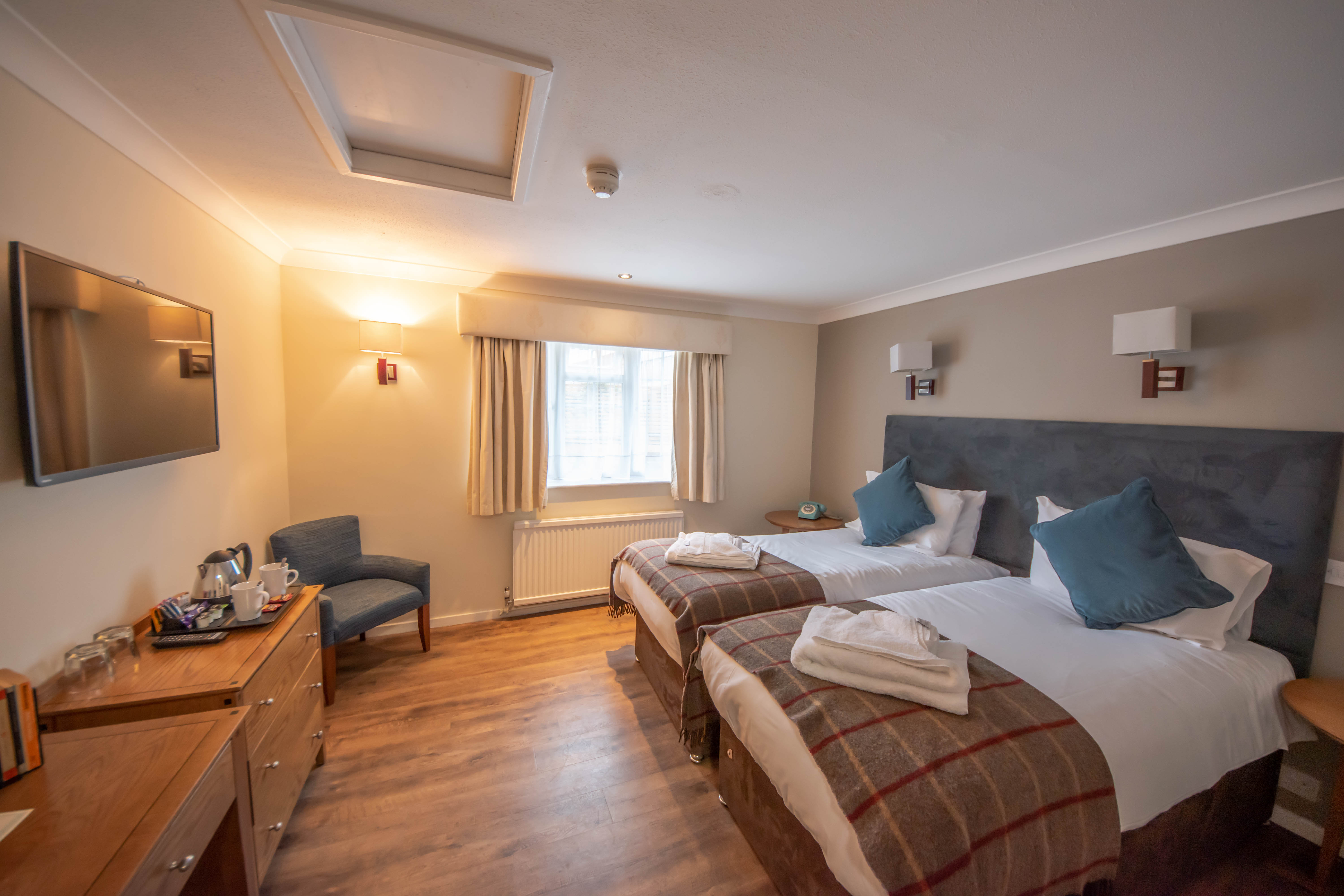 Norfolk Arms Hotel 20/55