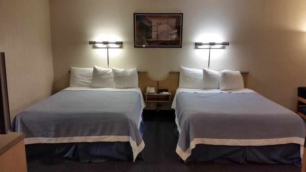 Days Inn by Wyndham Buena Park 15/34