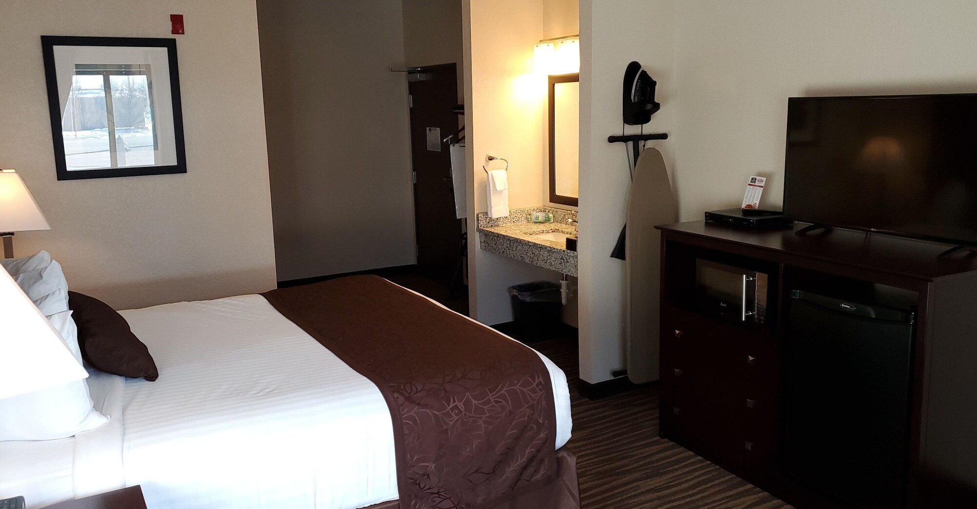 Studio, King Bed, Cobblestone Inn and Suites Maryville 3/10
