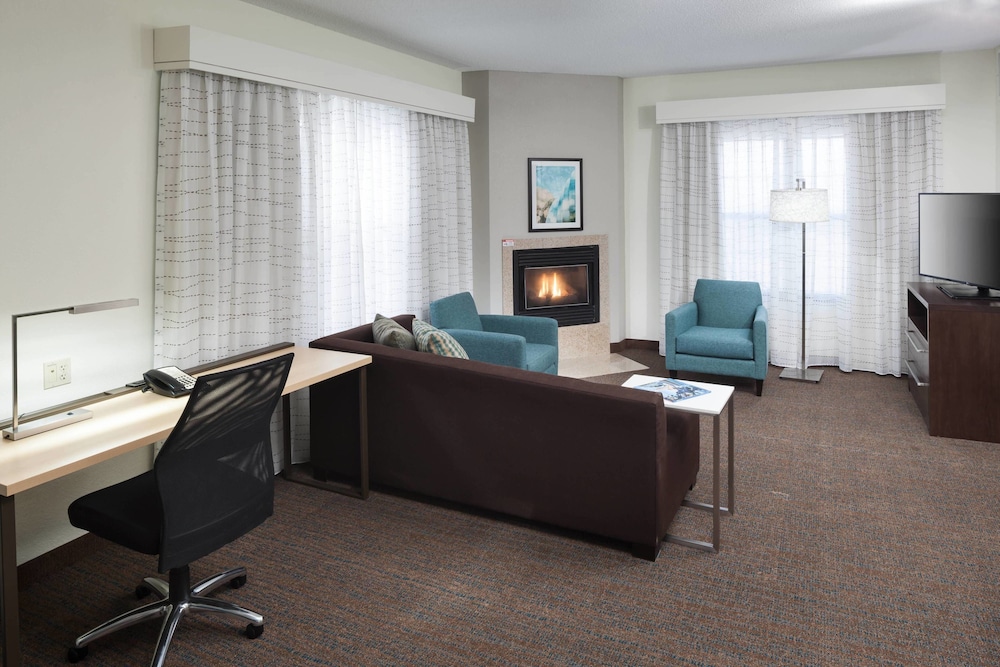 Residence Inn By Marriott Kansas City Country Club Plaza 33/38