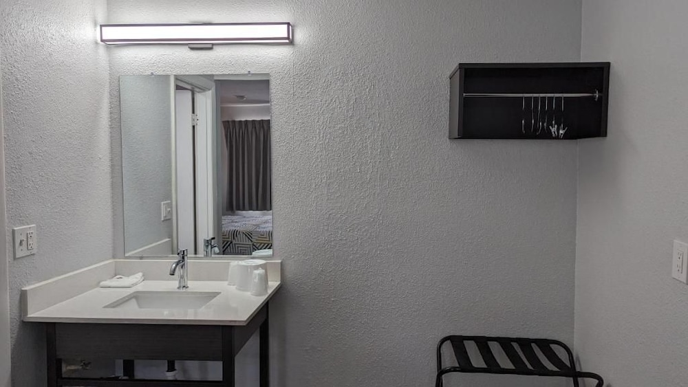 Motel6 Nashua, NH - South 54/55
