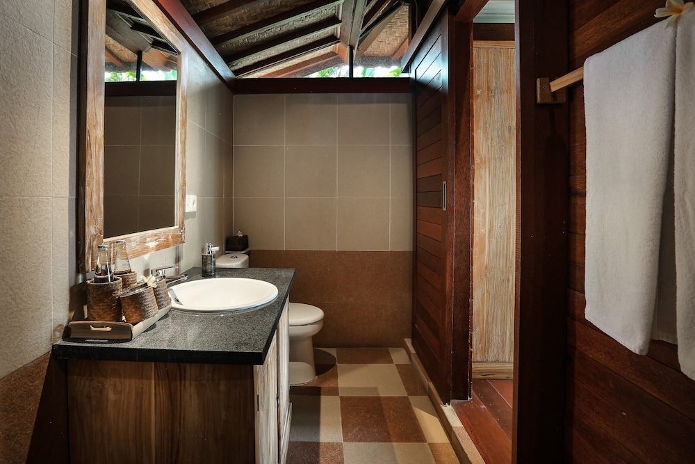 Yana Villas Kemenuh 23/68