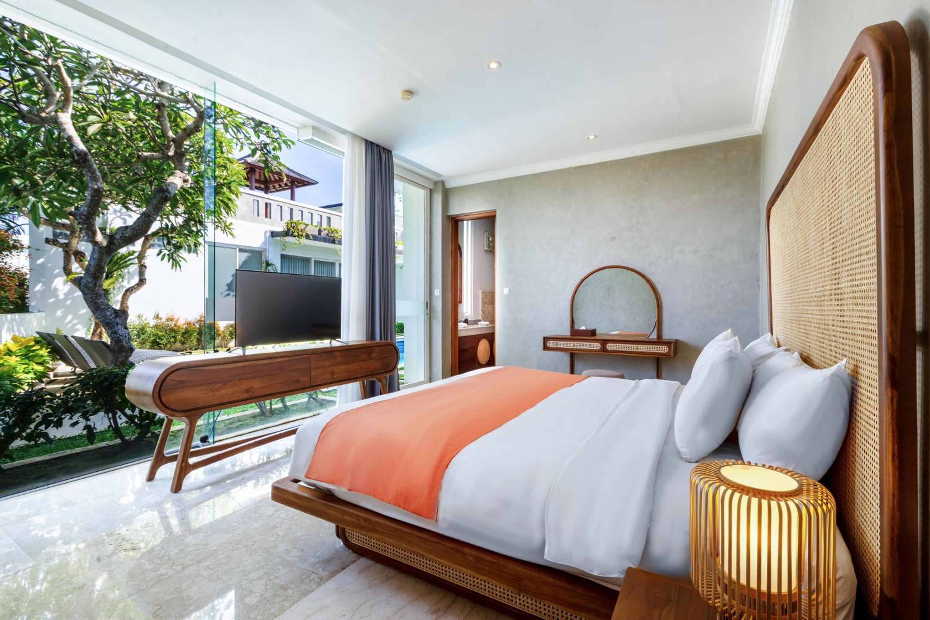3 Bedrooms, Pool, Villa