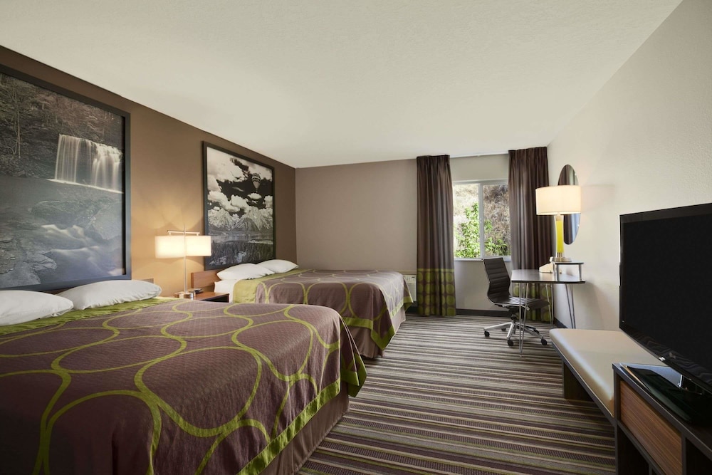 Super 8 by Wyndham Pocatello 8/25