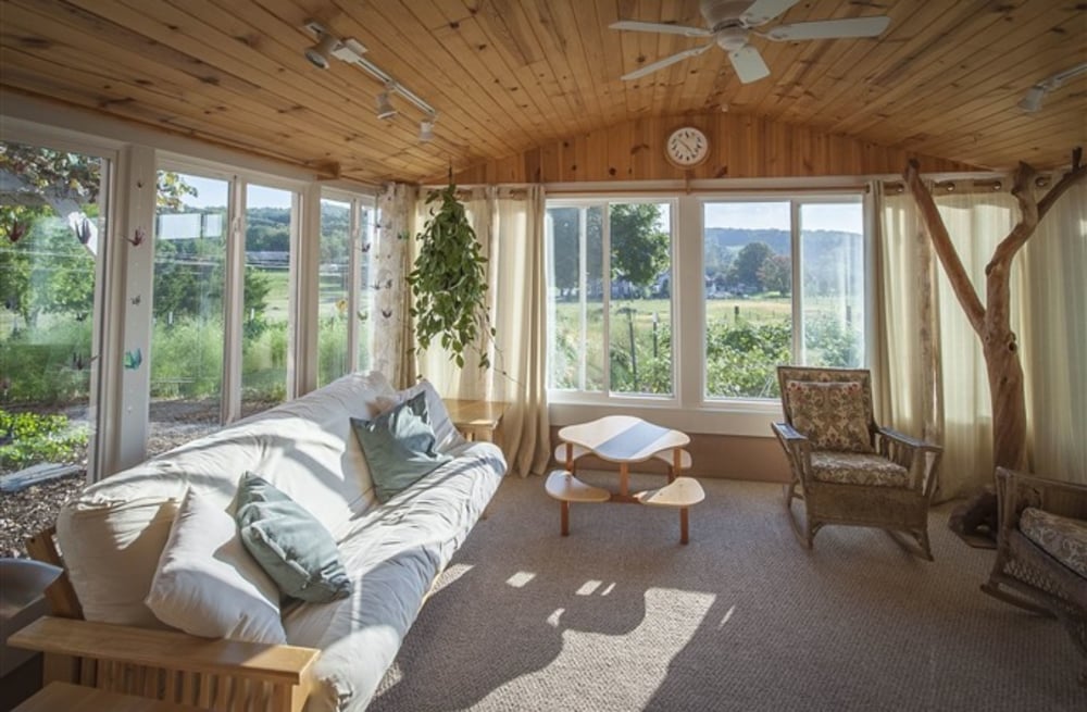 Frush Farm Bed & Breakfast 24/48
