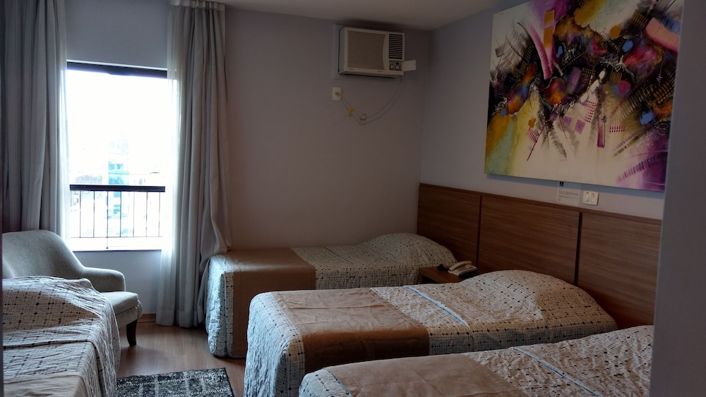 Gallant Hotel 34/67
