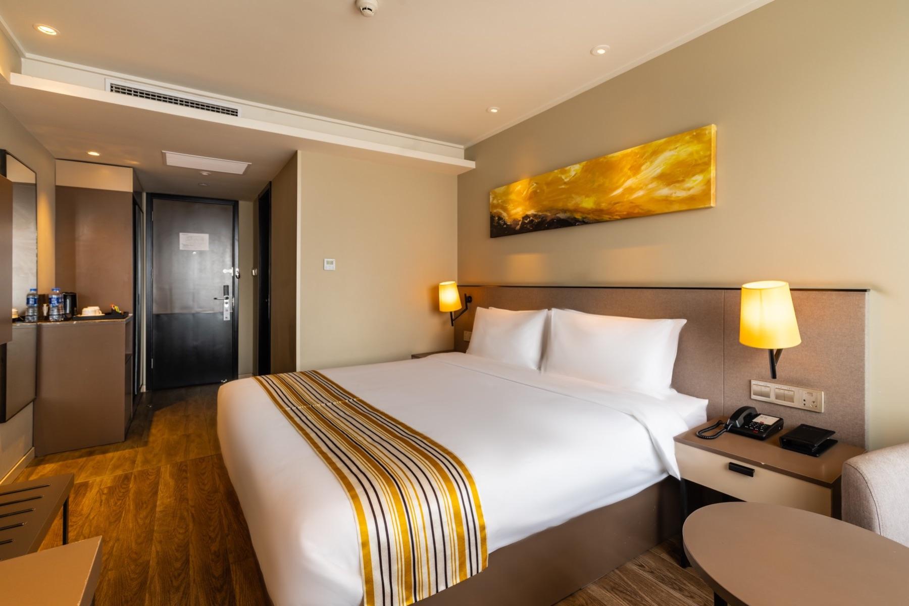 Home Inn Plus (Harbin Central Street) 25/43