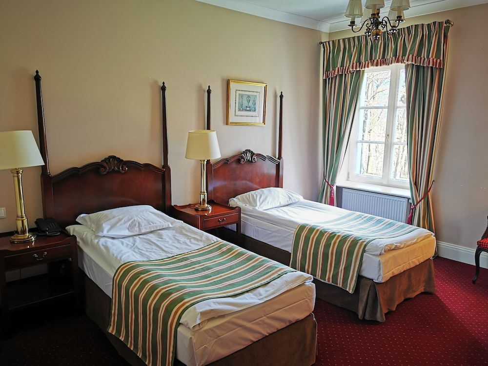 STANDARD, DOUBLE OR TWIN BED