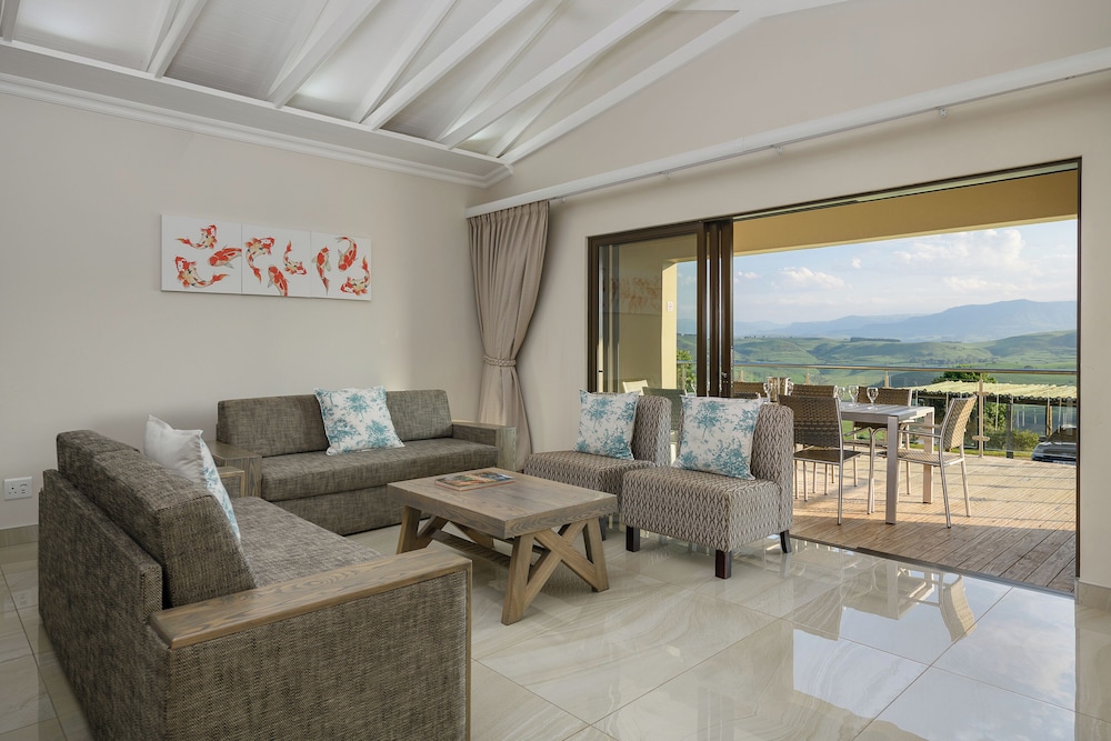 Cayley Mountain Resort 23/43