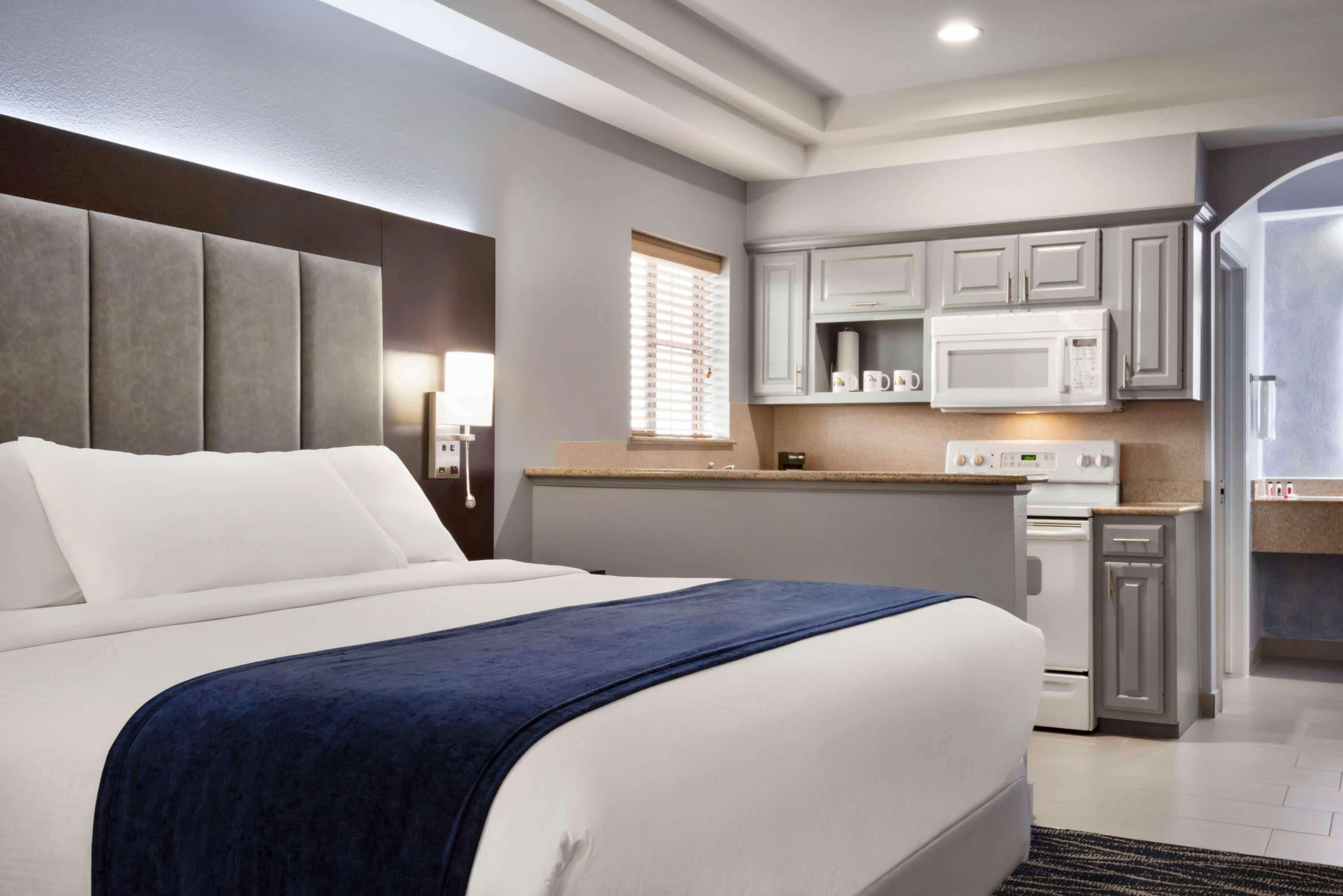 Efficiency, King Bed