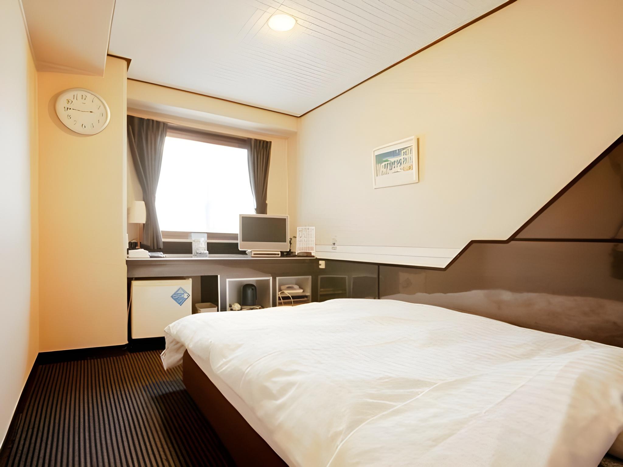 Semi Room, Standard, Semi Double Bed, Small